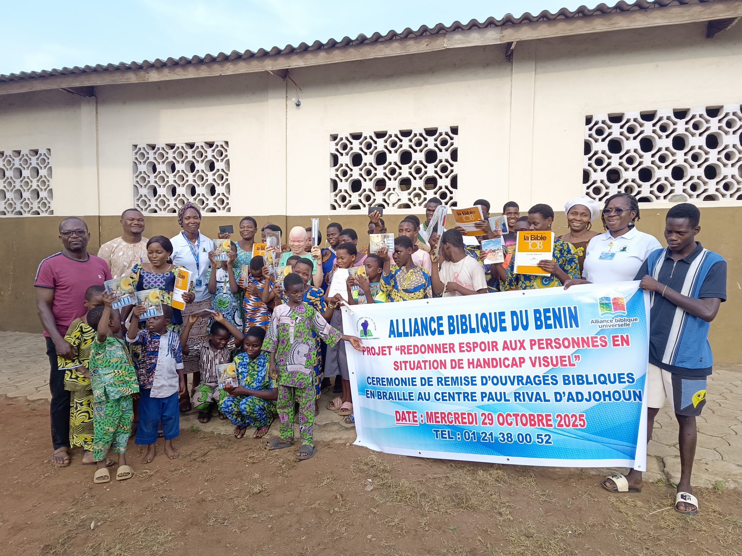 Une visite lumineuse de l’ABB pour les enfants en situation de handicap visuel d’Adjohoun 2