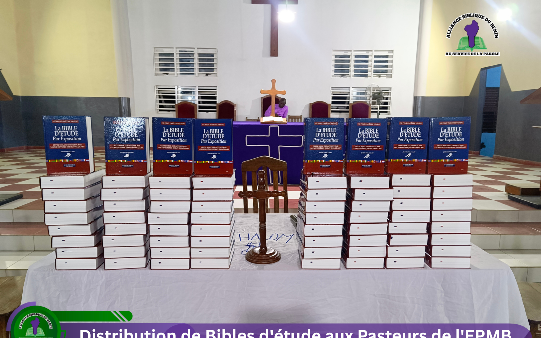 Distribution de Bibles d&rsquo;étude aux Pasteurs de l&rsquo;EPMB